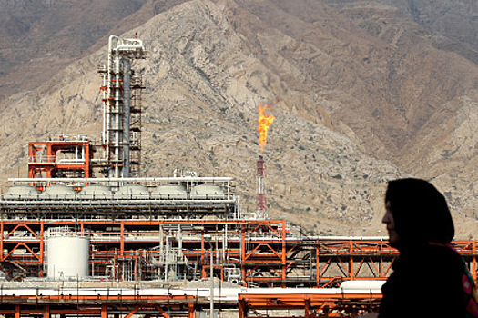 Иран вернется к досанкционному уровню нефтедобычи