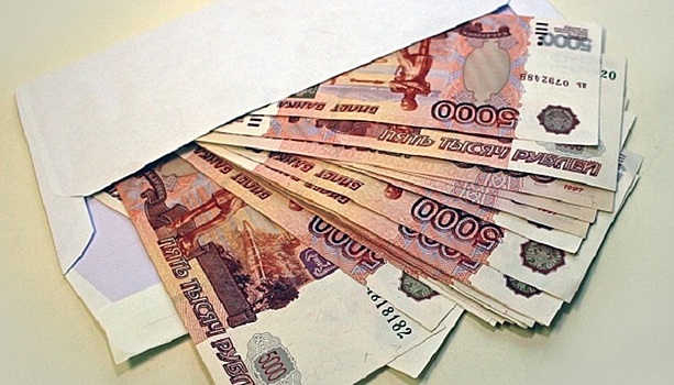 Россияне год копят деньги на отпуск