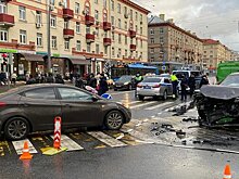 Появилось видео подробностей ДТП на перекрестке