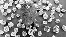 Физики МГУ растянули алмаз электрическим полем