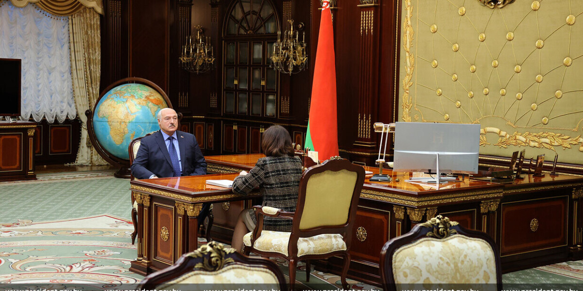 Лукашенко поручил сенаторам активно работать над подготовкой к выборам