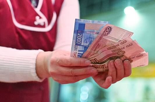В России стало на 230 млрд рублей больше наличных денег