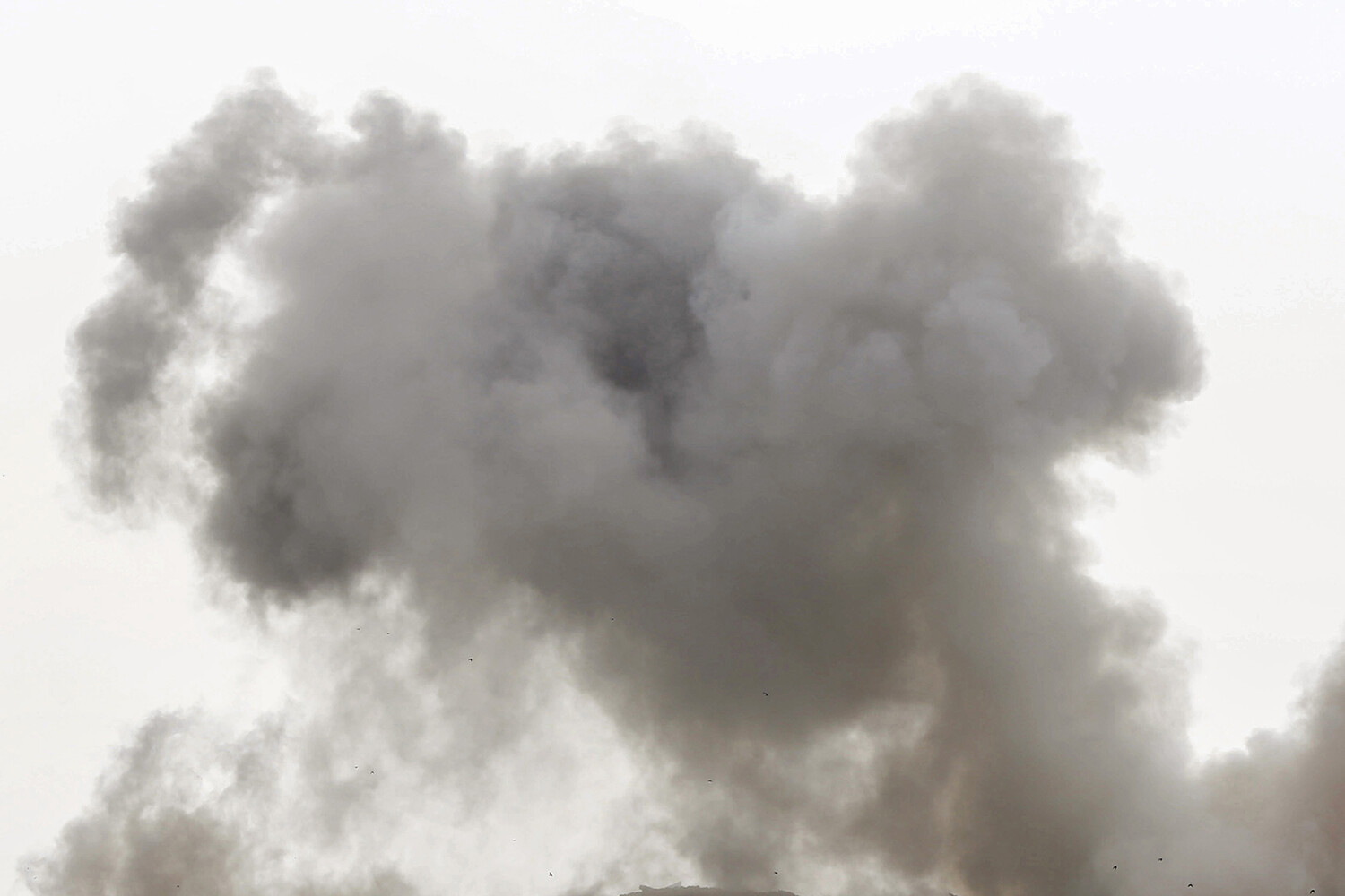 V Odeški oblasti v Ukrajini izbruhnili požari na energetski in transportni infrastrukturi