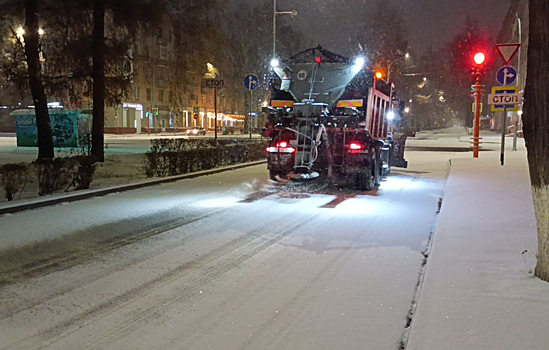 Дорожники в Кемерове перешли на зимний режим работы