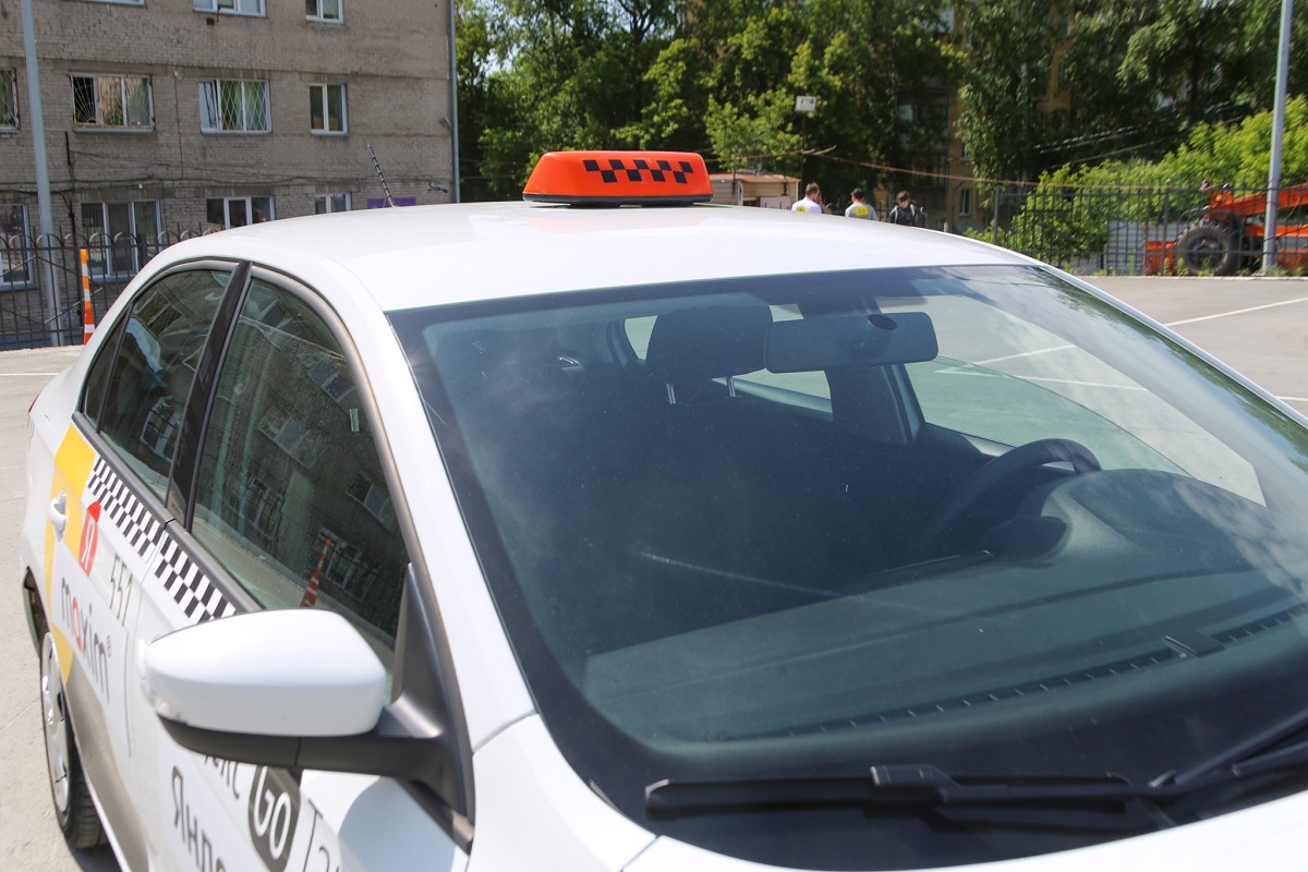 В 2,5 раза взлетели цены на такси в Новосибирске после Дня города