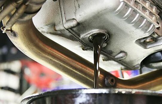 Что водители забывают менять у автомобиля?