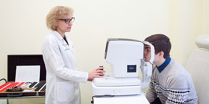 Офтальмолог бесплатно проконсультирует горожан в больнице №52 на Пехотной