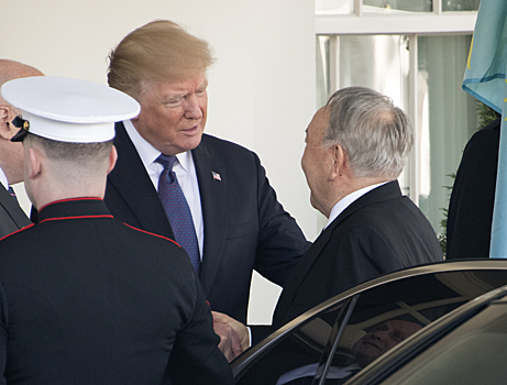 Трамп встретился с Назарбаевым в Белом доме