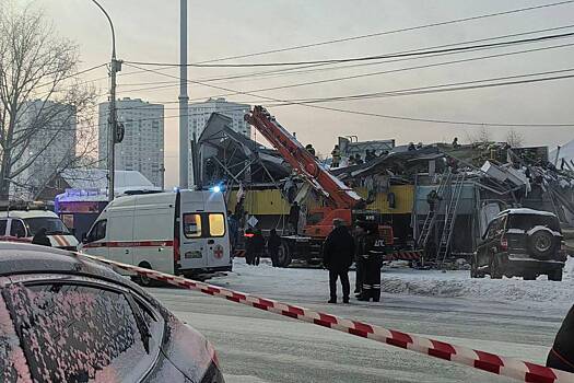 Стало известно о поиске людей под завалами рухнувшего российского ТЦ