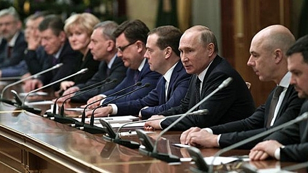 Путин попросит олигархов поделиться: в сети напомнили о словах экс-главы ФСБ