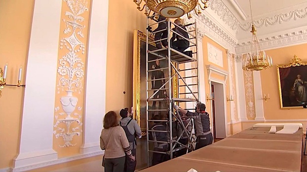 Имперская роскошь: в Петергофе завершена масштабная реставрация Екатерининского корпуса