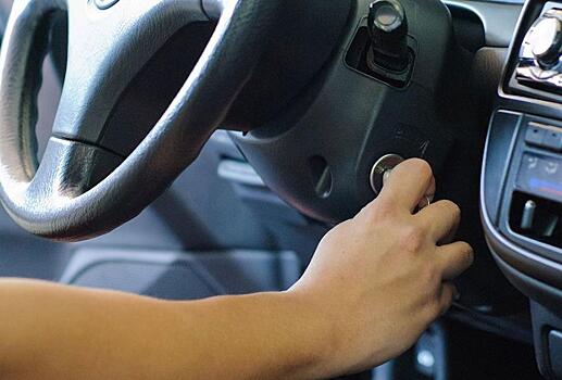 В Кильмезском районе мужчина угнал автомобиль и попал в ДТП