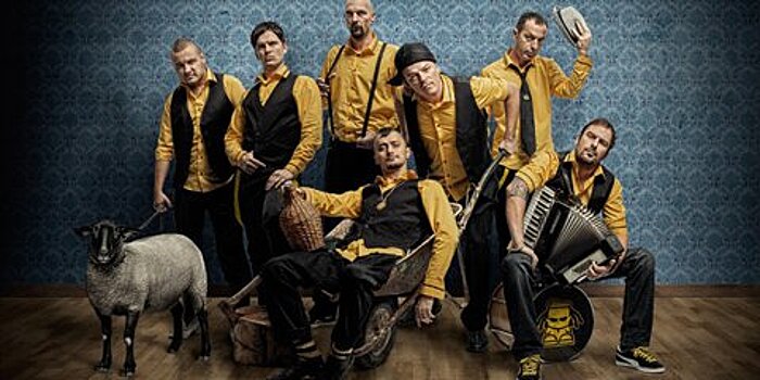 Перед концертом: балканская группа Dubioza Kolektiv – о мечте купить "Ниву"