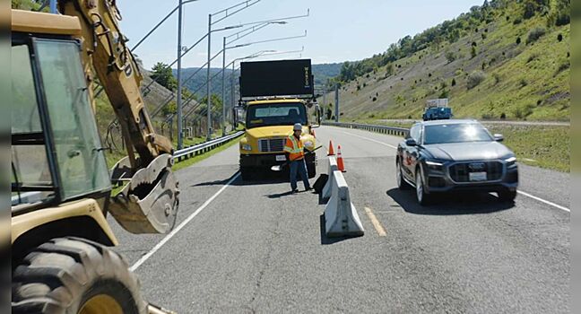Audi Q8 научили общаться с дорожной инфраструктурой