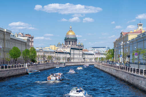 78.ru: в Петербурге женщина ударилась лбом об мост во время водной прогулки