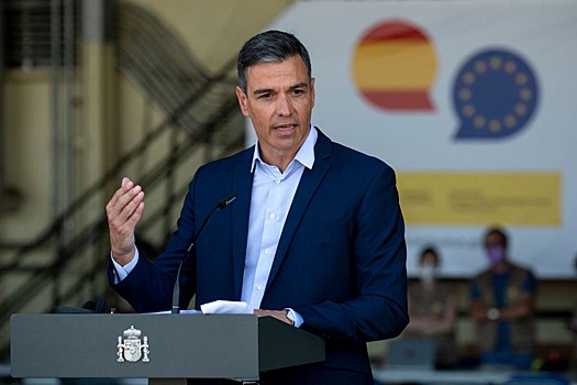 Премьер Испании Педро Санчес представит в понедельник новый кабмин