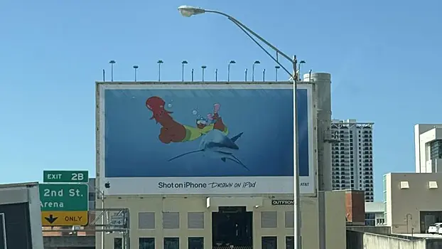 На рекламном щите Apple люди увидели пенис