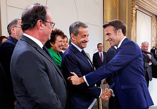 Макрон обсудит ситуацию на Украине с бывшими президентами Франции