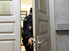 Ограбивших россиянина на 1,3 миллиона рублей полицейских арестовали