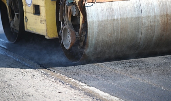 В Советском районе Волгограда идет строительство 4-полосной дороги