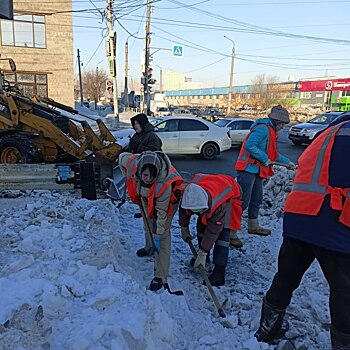 В Оренбурге за сутки вывезли больше 15 тысяч кубометров снега