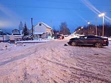 Грузовой поезд и легковушка столкнулись на ж/д переезде в Нижнем Новгороде