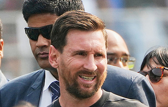 Месси покинул стадион в Калькутте после беспорядков с участием фанатов