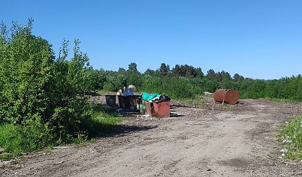 В поселках Паданского поселения начали появляться долгожданные мусорные контейнеры