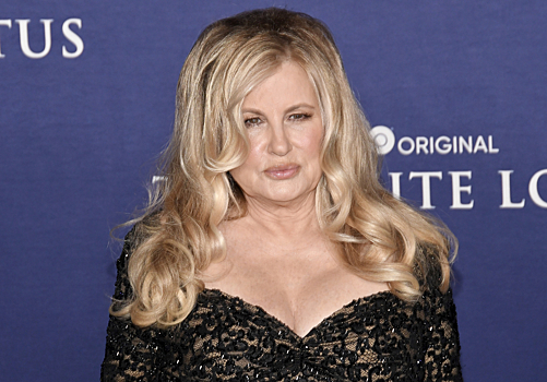 Как звезда «Белого Лотоса» Дженнифер Кулидж выглядела в молодости