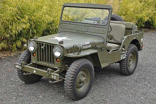 В этот день появился легендарный внедорожник Willys Jeep CJ2A