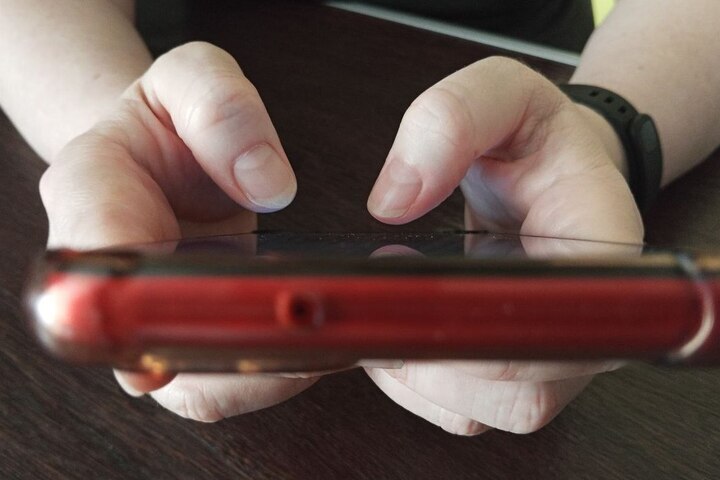 Пенсионерка переводила деньги мошеннику за «советы врача-гастроэнтеролога»