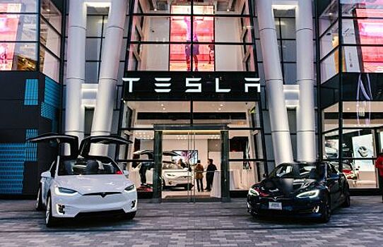 Маск назвал сроки готовности беспилотного автопарка Tesla