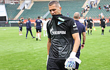 В ворота «Зенита» после ВАР поставили пенальти за фол Кержакова на Руденко. «Химки» забили