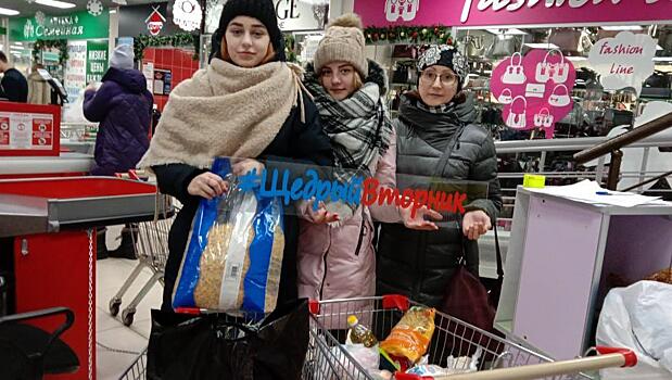 В "Щедрый вторник" омичи собрали годовой запас продуктов для погорельцев