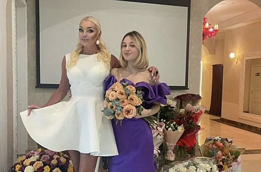 Волочкова снова начала общаться с дочерью