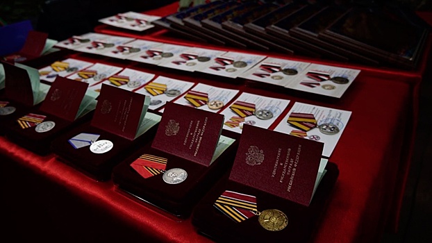 Танкистов группировки войск «Центр» наградили в зоне спецоперации