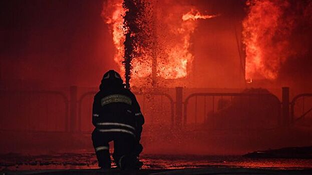 Названа предварительная причина пожара в ТЦ в Грозном