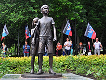 В Донецке открыли памятник детям Донбасса