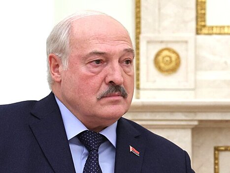 Лукашенко на фоне событий в России провел совещания с военными