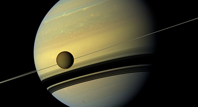 На Титане обнаружены метановые грозы и дожди