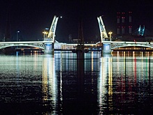 Развод мостов в Петербурге собирает аншлаги даже после сезона белых ночей