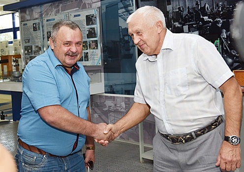 Александр Раковский посетил музей истории Арзамасского приборостроительного завода