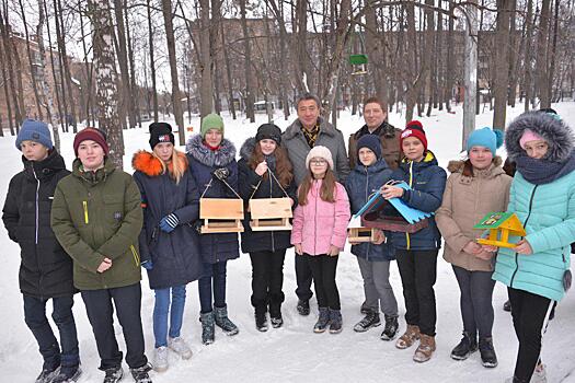 Зампред Подмосковья Вадим Хромов принял участие в акции «Покорми птиц»