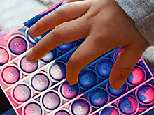 Роспотребнадзор поручил проверить "поп-ит" и "симпл-димпл"