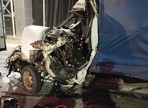 Один человек погиб при столкновении грузовиков на трассе М‑7 около поселка Пыра