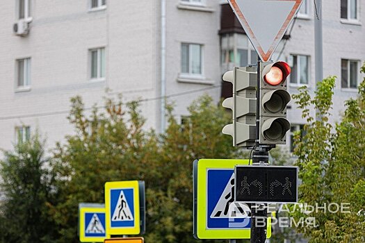 В Казани отключился светофор на перекрестке Декабристов — Тверская