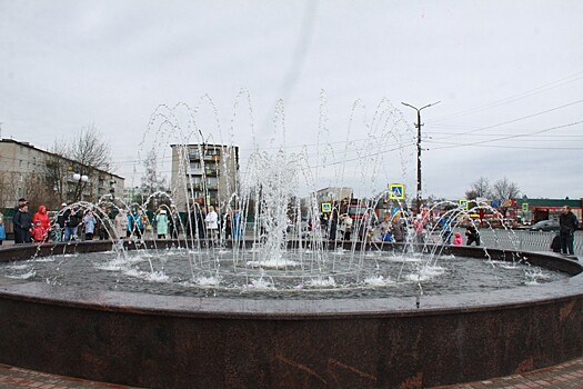 В Приозерске торжественно открыли долгожданный фонтан