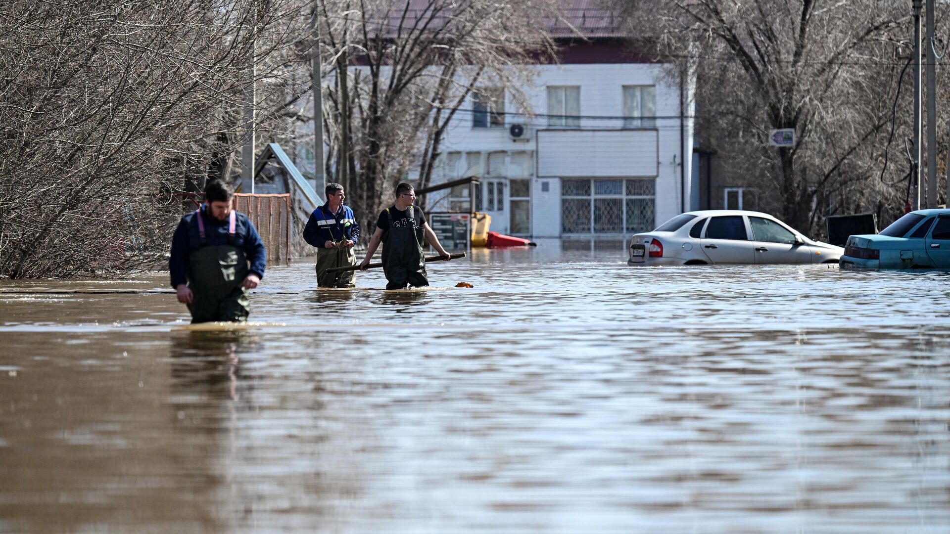 В Оренбурге из-за паводка эвакуировали более 80 человек из перинатального центра