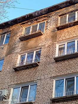 В Балакове при обрушении кирпичного дома едва не пострадала пенсионерка