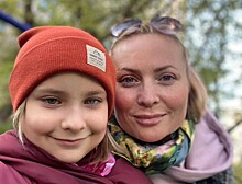 «Надо быть проще»: Светлана Пермякова отвозит дочь в школу на автобусе